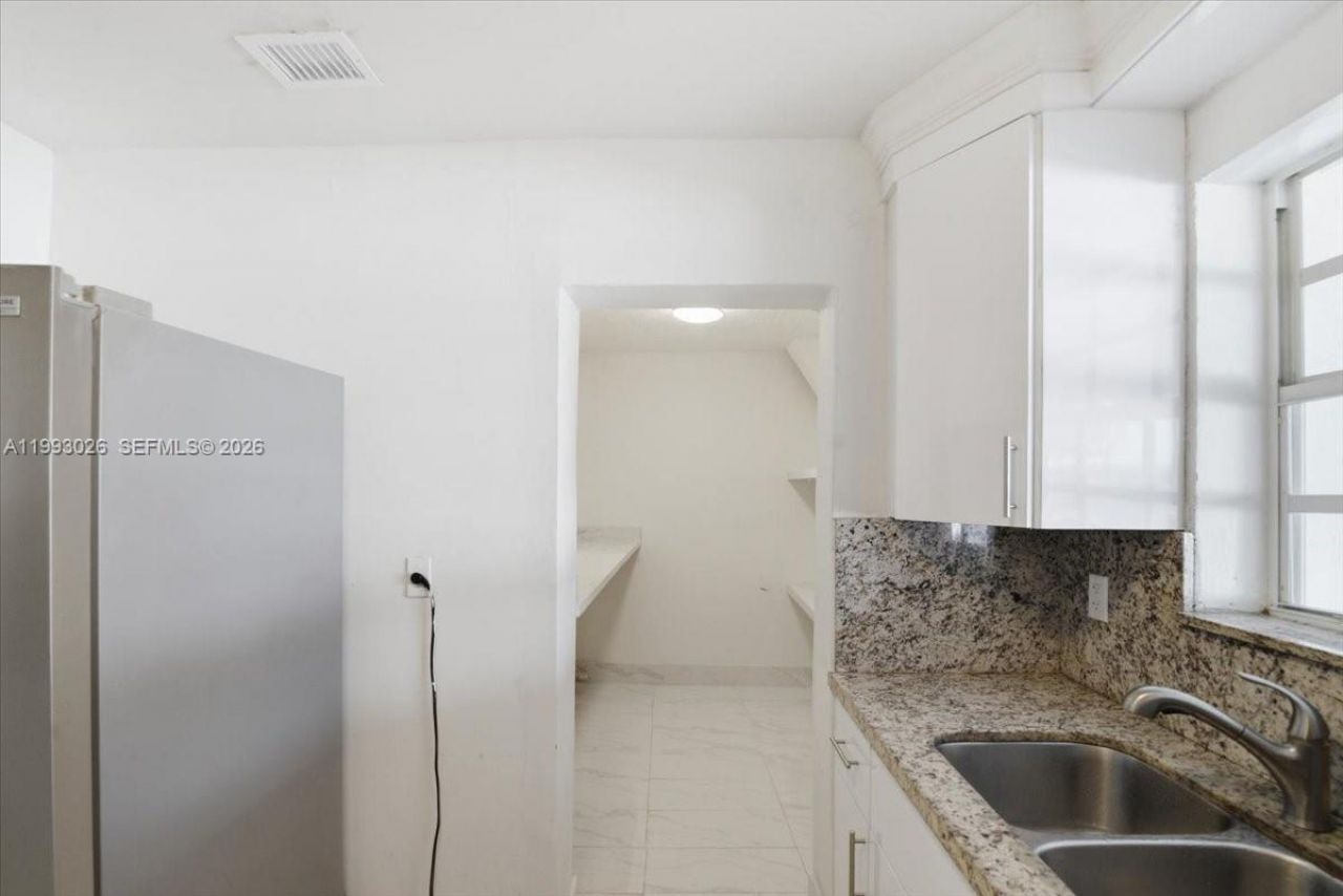 1271 W 83rd St, Hialeah, FL 33014 Photo