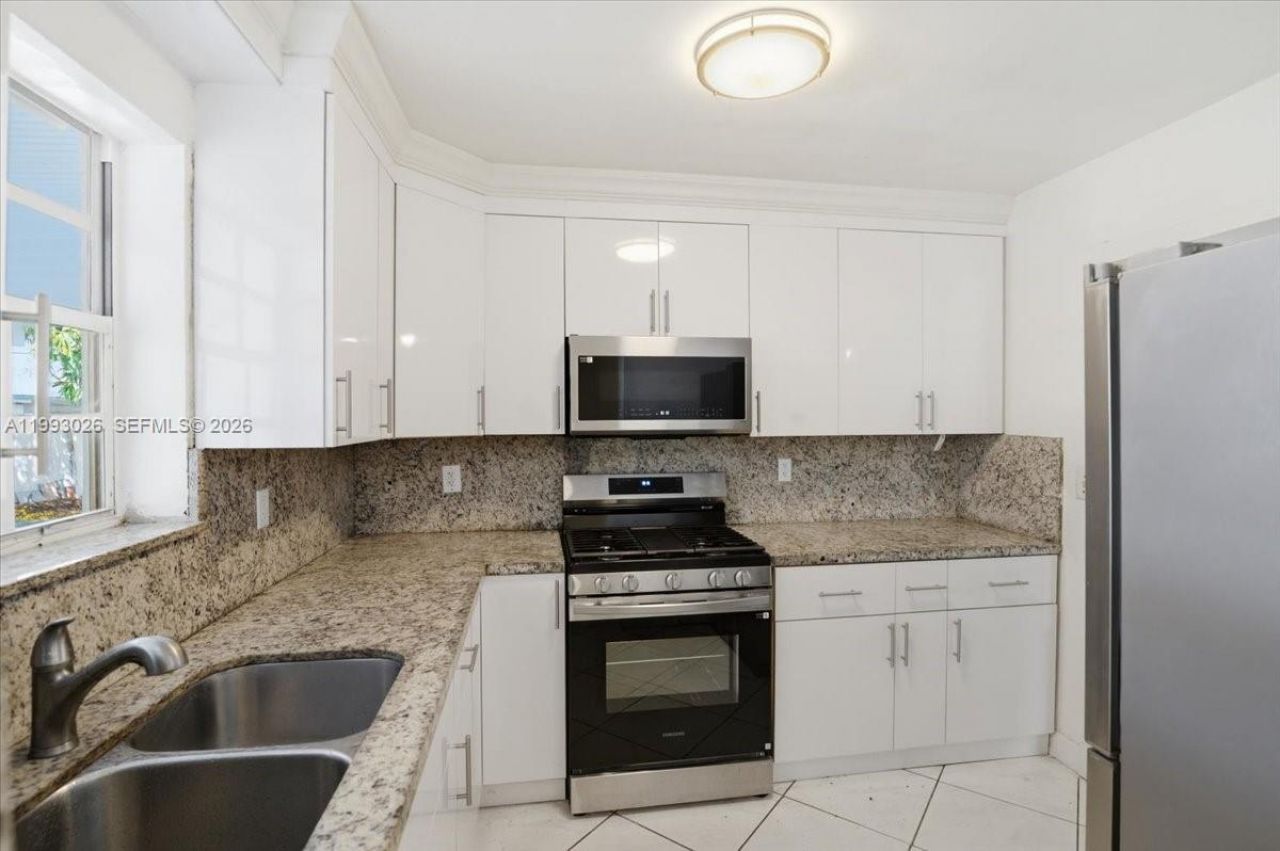 1271 W 83rd St, Hialeah, FL 33014 Photo