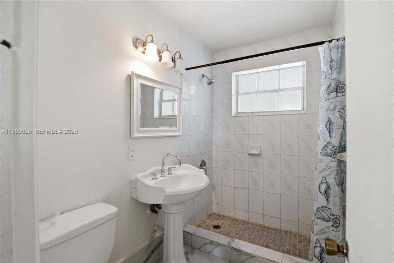 1271 W 83rd St, Hialeah, FL 33014 Photo