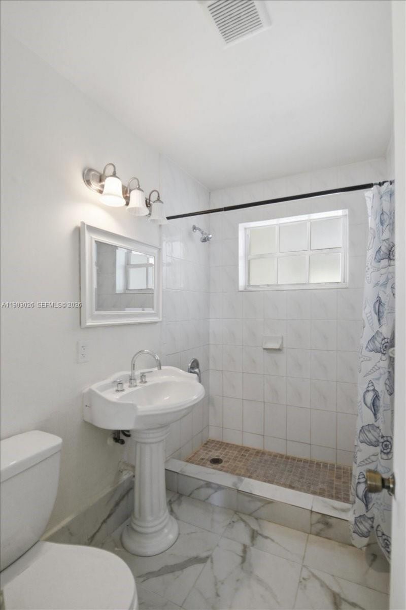 1271 W 83rd St, Hialeah, FL 33014 Photo