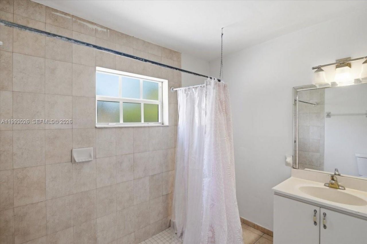 1271 W 83rd St, Hialeah, FL 33014 Photo