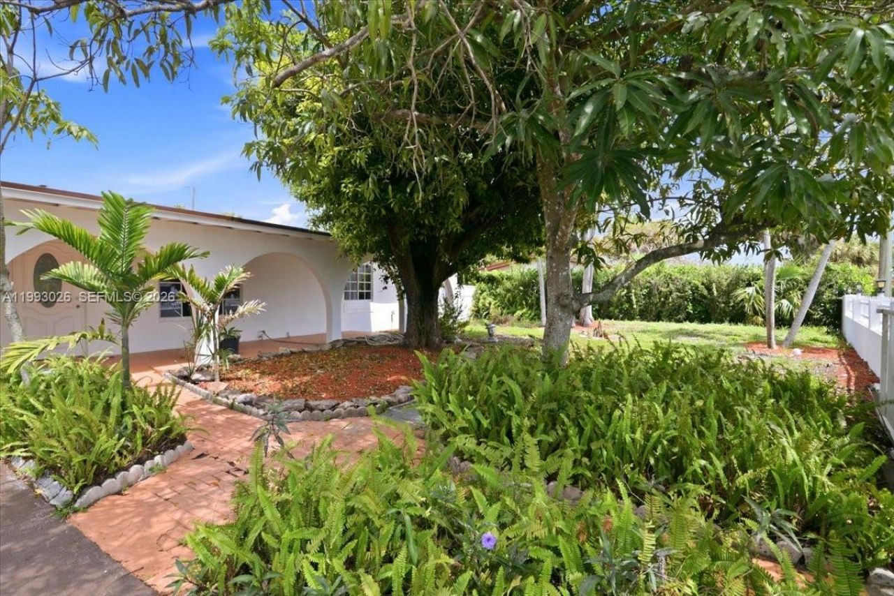 1271 W 83rd St, Hialeah, FL 33014 Photo