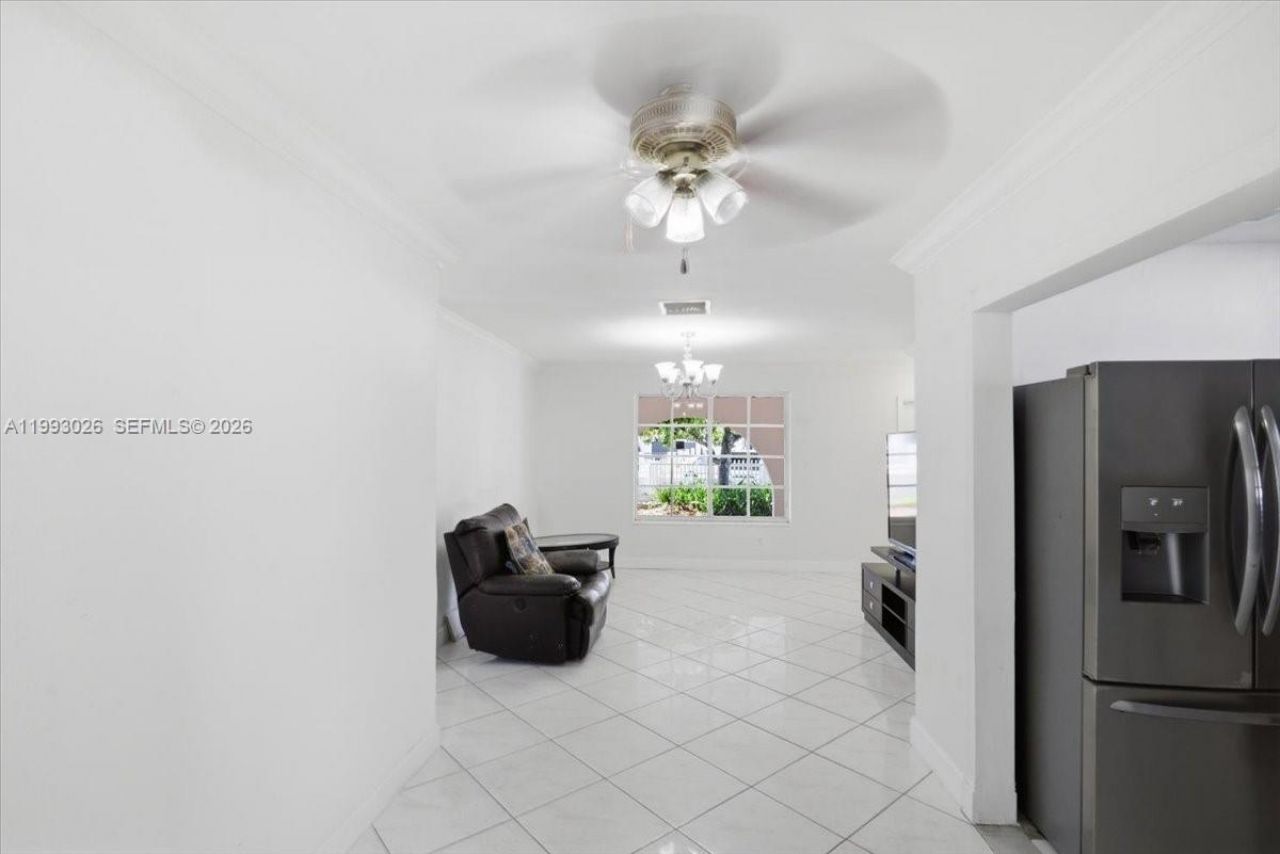 1271 W 83rd St, Hialeah, FL 33014 Photo
