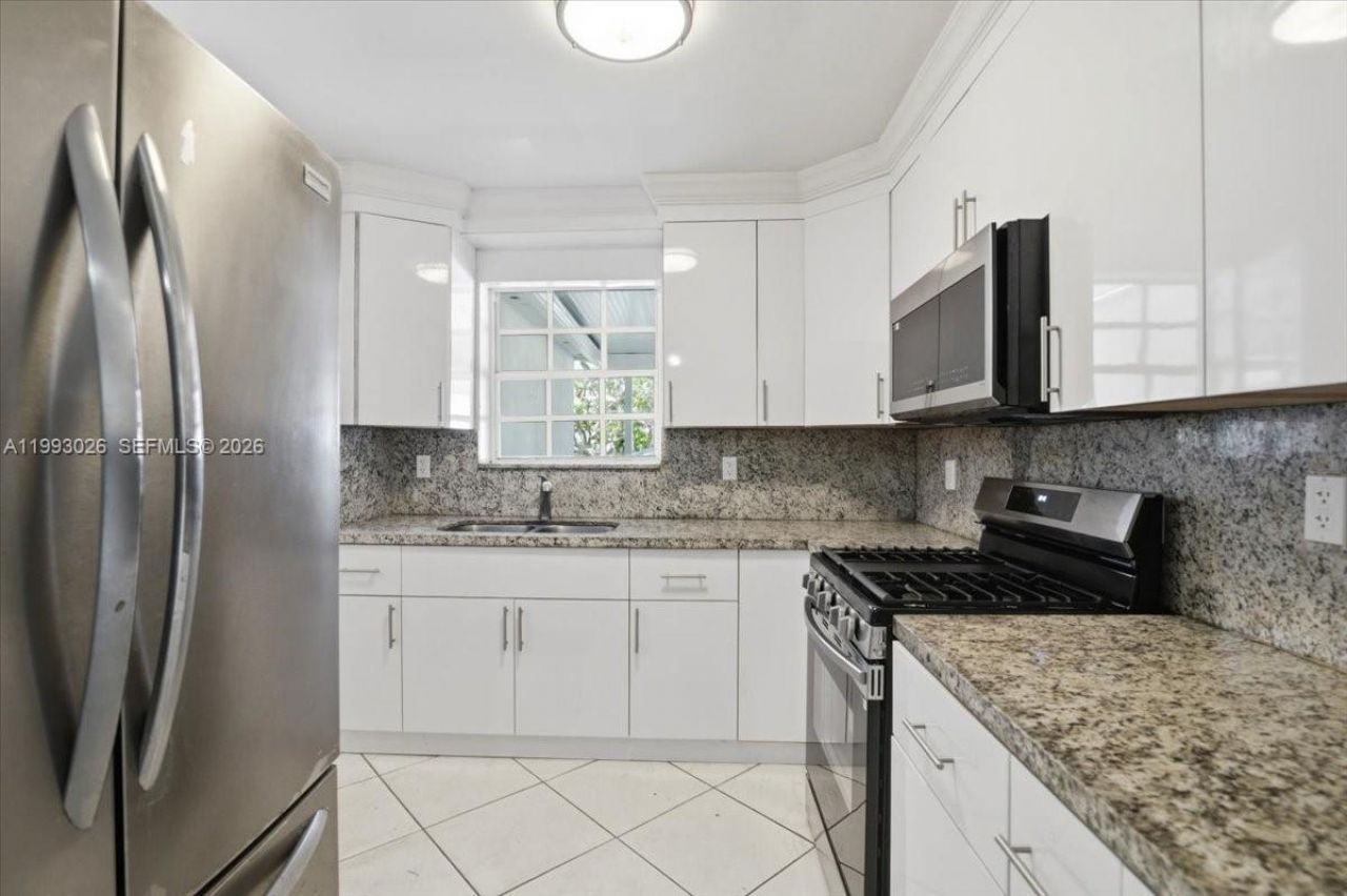 1271 W 83rd St, Hialeah, FL 33014 Photo