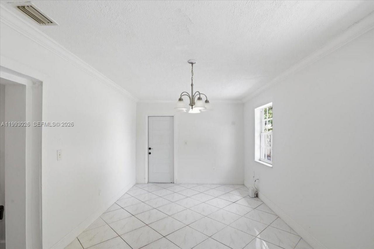 1271 W 83rd St, Hialeah, FL 33014 Photo