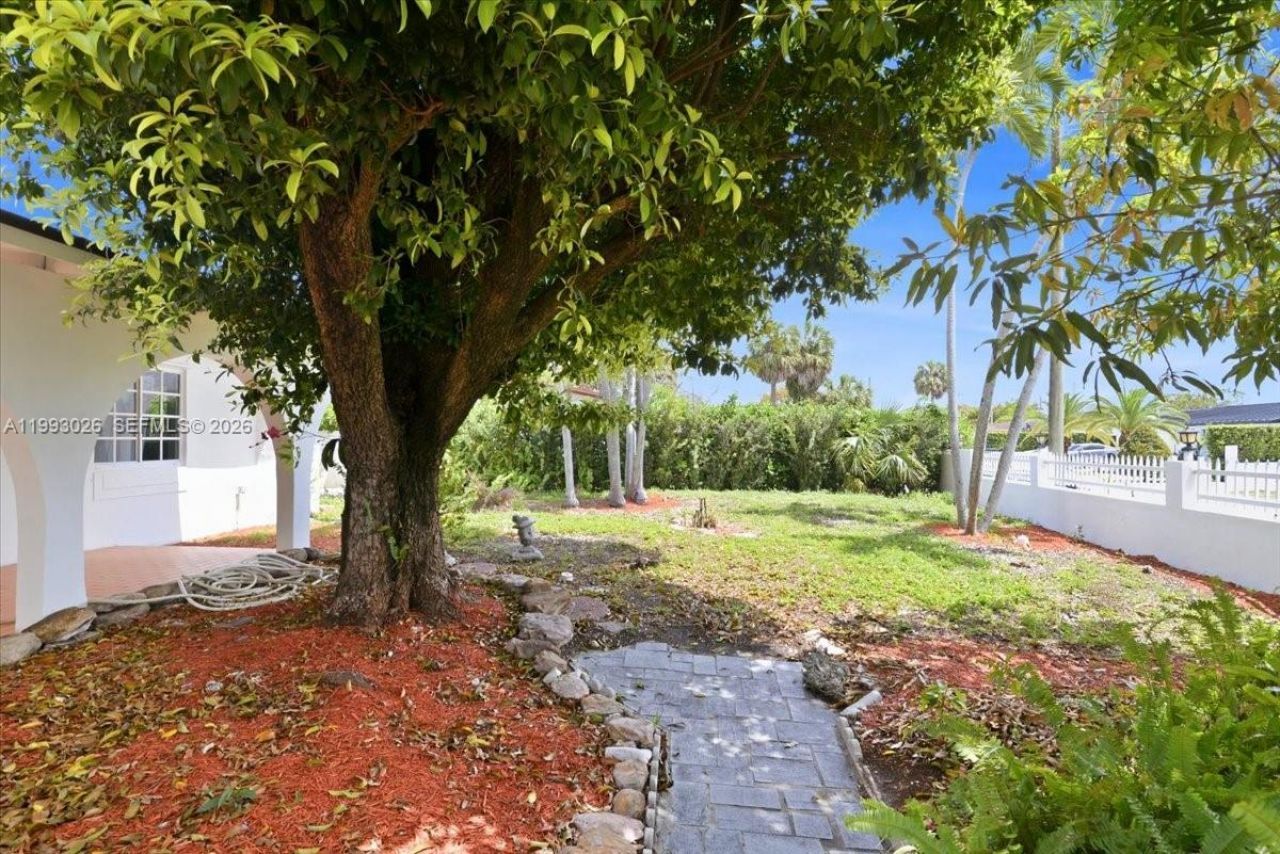 1271 W 83rd St, Hialeah, FL 33014 Photo