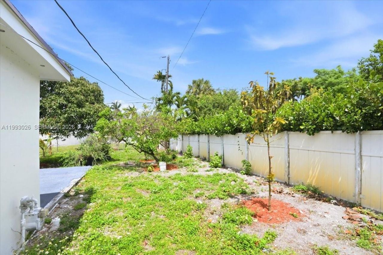 1271 W 83rd St, Hialeah, FL 33014 Photo