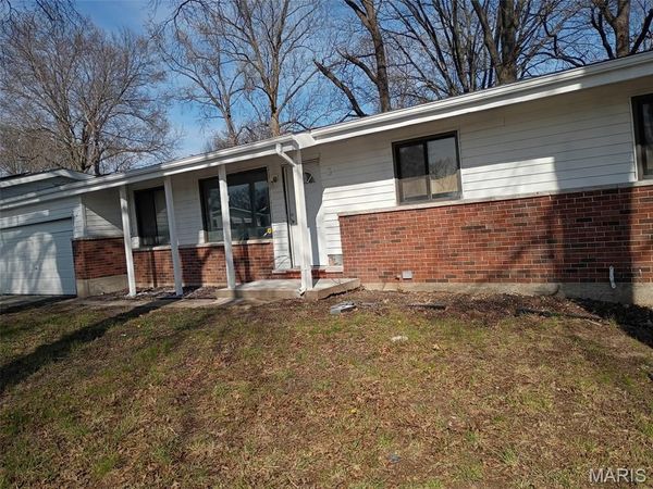 10804 Linnell Drive, St Louis, MO 63136