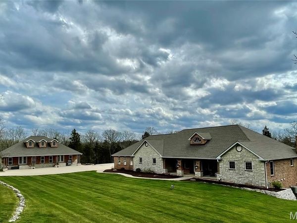 130 Valley Oaks Lane, Union, MO 63084