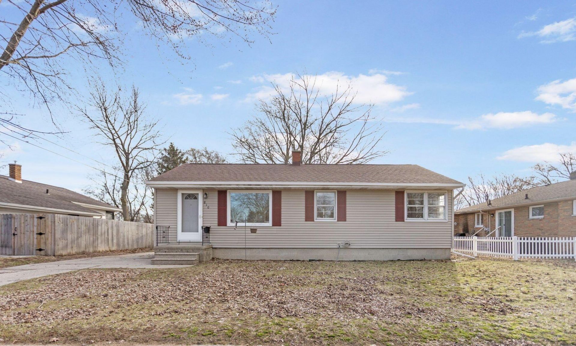 810 S Despelder Street, Grand Haven, MI 49417 Main Photo