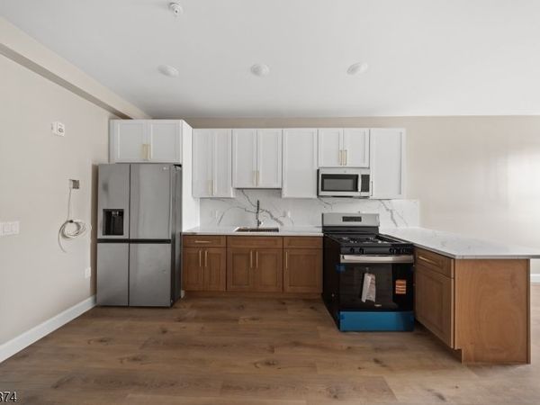 17 Wickham St, Unit 202, Passaic, NJ 07055