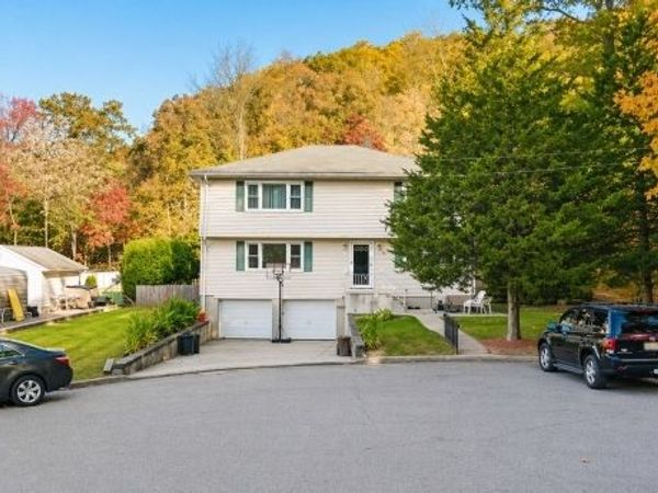 28 Carr St, Pompton Lakes, NJ 07442