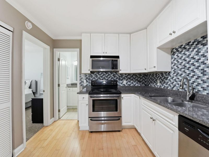 1397 Broadview Avenue, Unit 16, Columbus, OH 43212 Photo 10