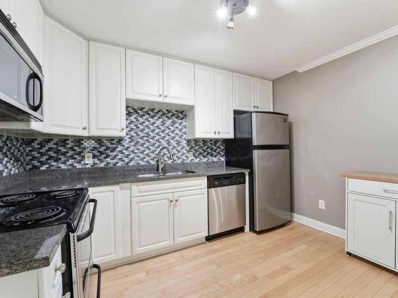 1397 Broadview Avenue, Unit 16, Columbus, OH 43212 Photo 12