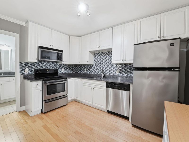 1397 Broadview Avenue, Unit 16, Columbus, OH 43212 Photo 9