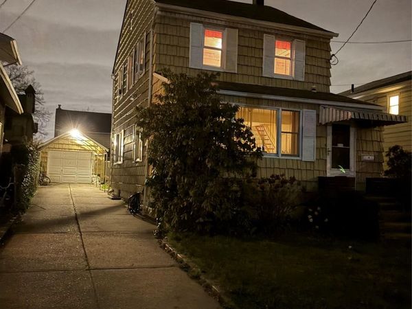 4224 249th Street , Little Neck, NY 11363