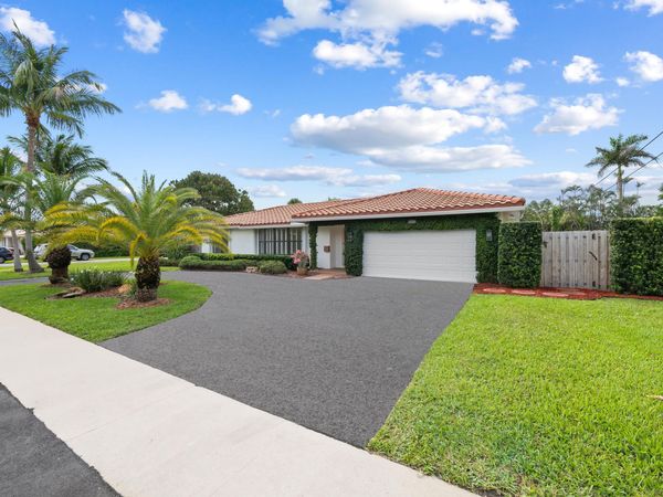 5660 SW 9th Street, Plantation, FL 33317