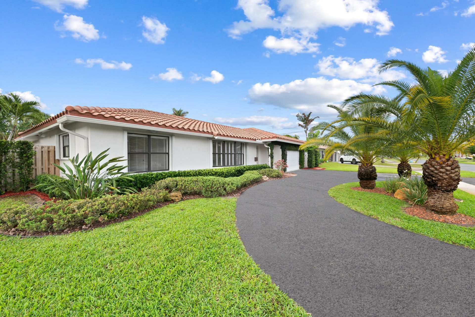 5660 SW 9th Street, Plantation, FL 33317 Photo