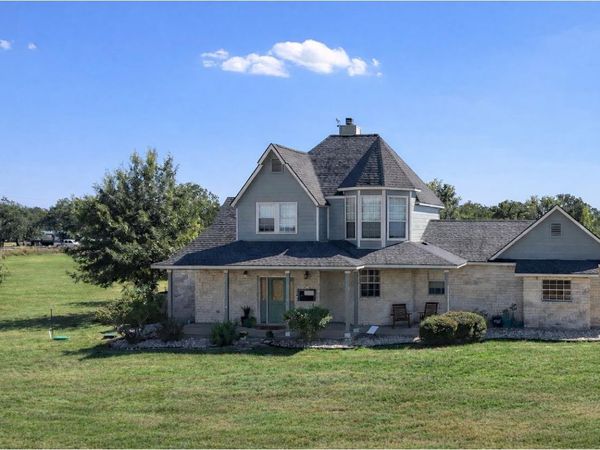 913 County Road 220, Florence, TX 76527