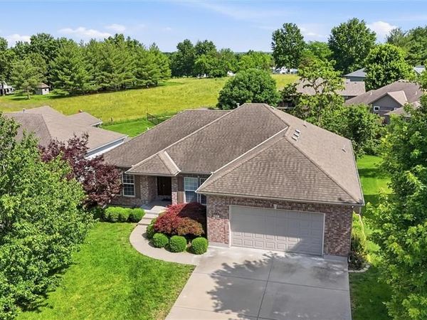 807 NW Poplar Court, Grain Valley, MO 64029