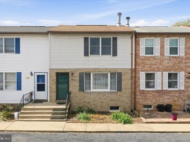 906 HILLTOP DRIVE, WOODSTOCK, VA 22664