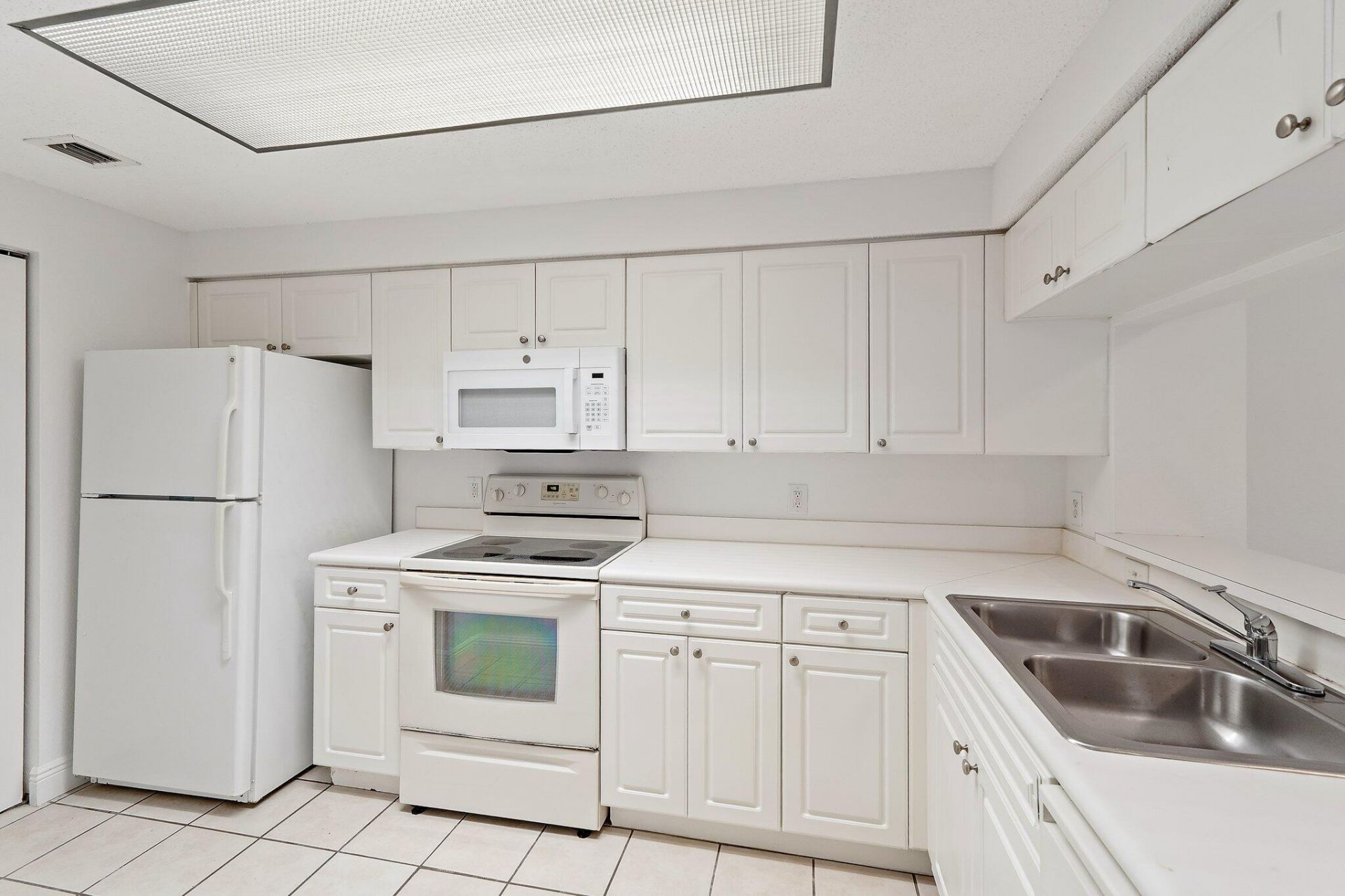 2730 Anzio Court, Unit 106, Palm Beach Gardens, FL 33410 Photo