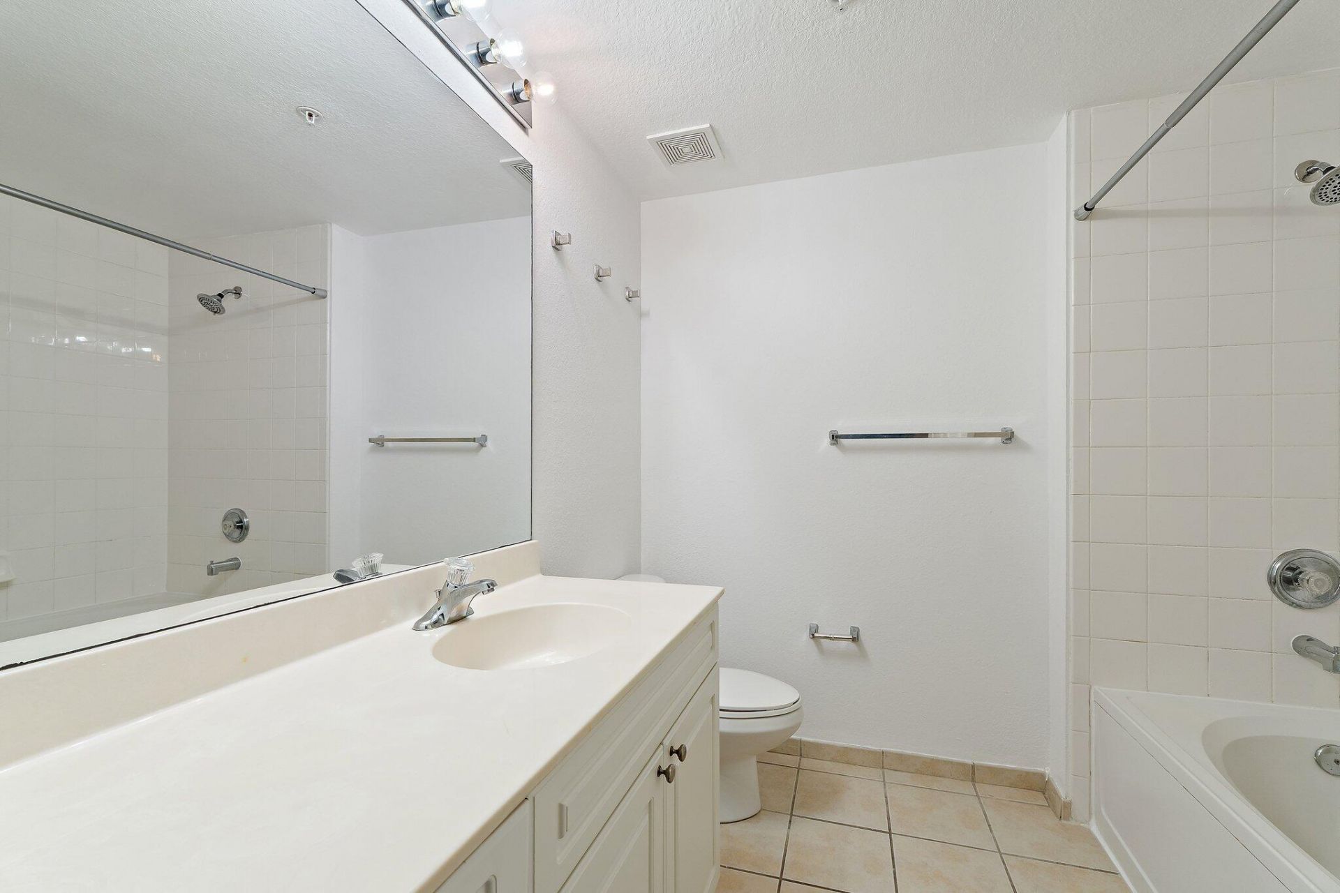 2730 Anzio Court, Unit 106, Palm Beach Gardens, FL 33410 Photo