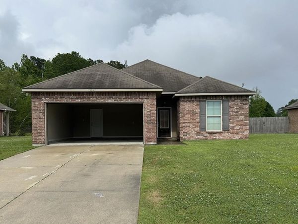 13947 Arbor Walk Dr, Denham Springs, LA 70726