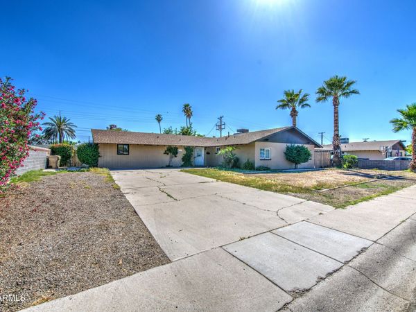 6217 W MEDLOCK Drive, Glendale, AZ 85301