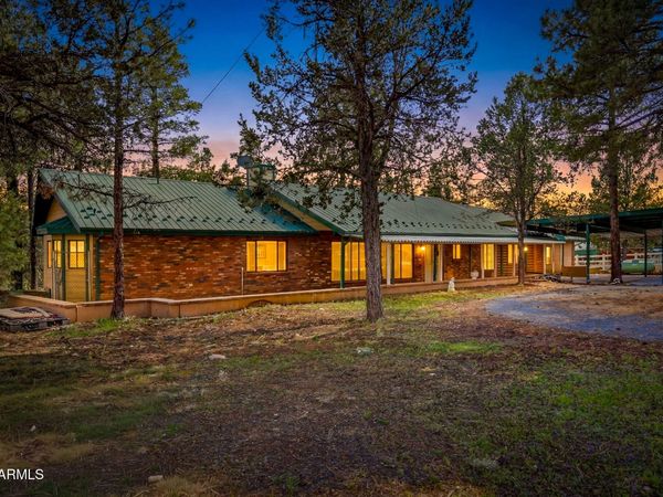 3121 CEDAR Drive, Overgaard, AZ 85933