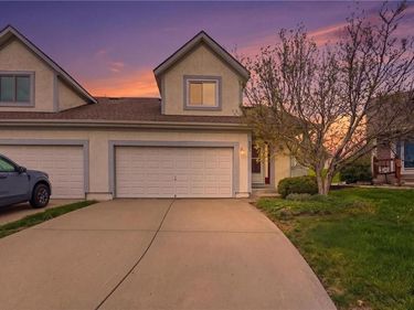 8205 NW Bradford Court, Kansas City, MO 64151