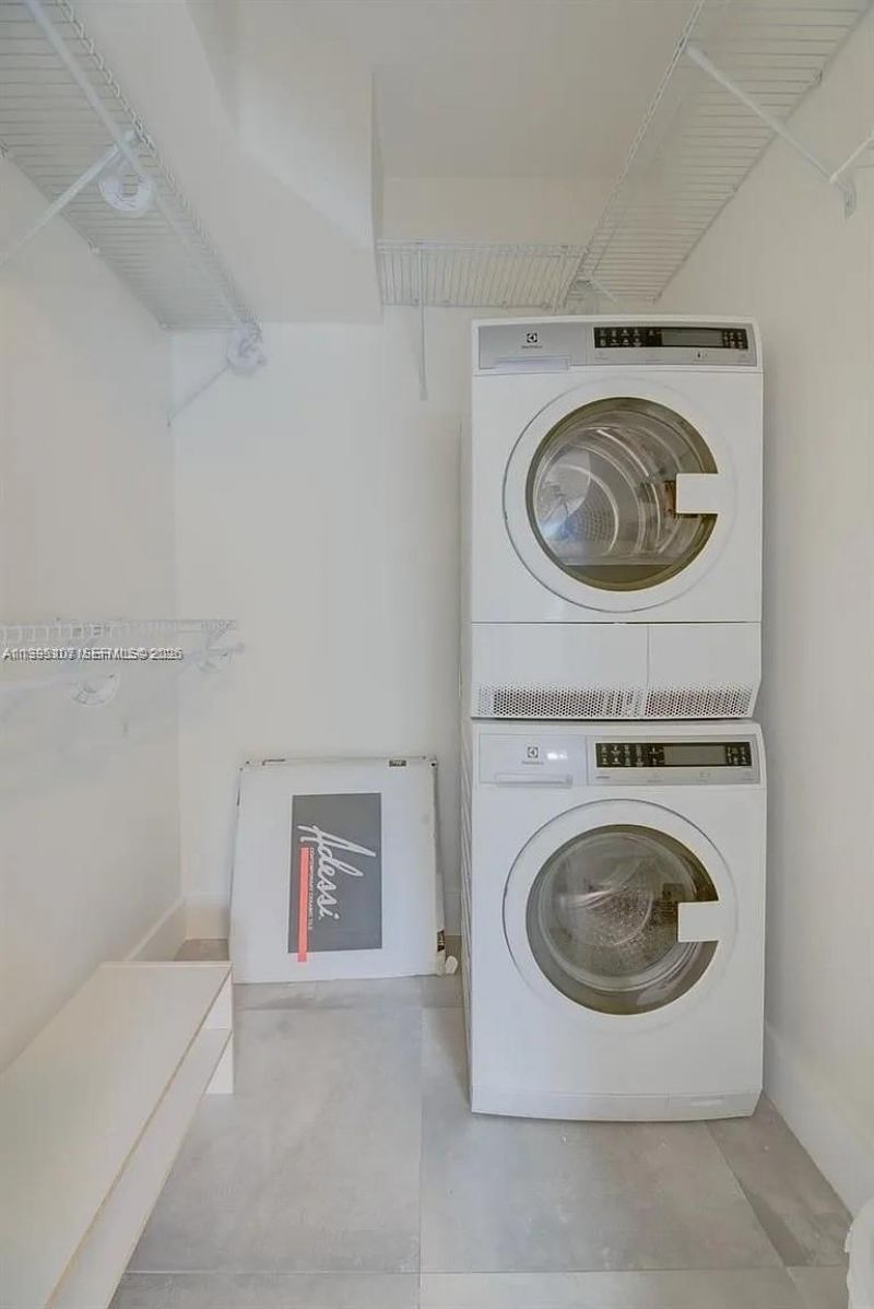 81 Edgewater Dr, Unit 104, Coral Gables, FL 33133 Photo