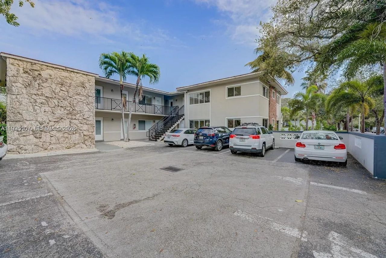 81 Edgewater Dr, Unit 104, Coral Gables, FL 33133 Photo