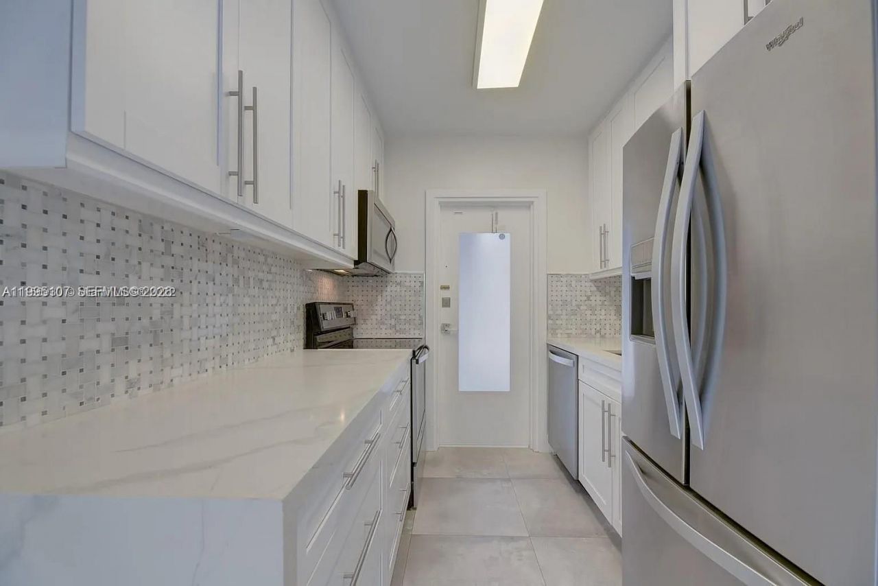 81 Edgewater Dr, Unit 104, Coral Gables, FL 33133 Photo