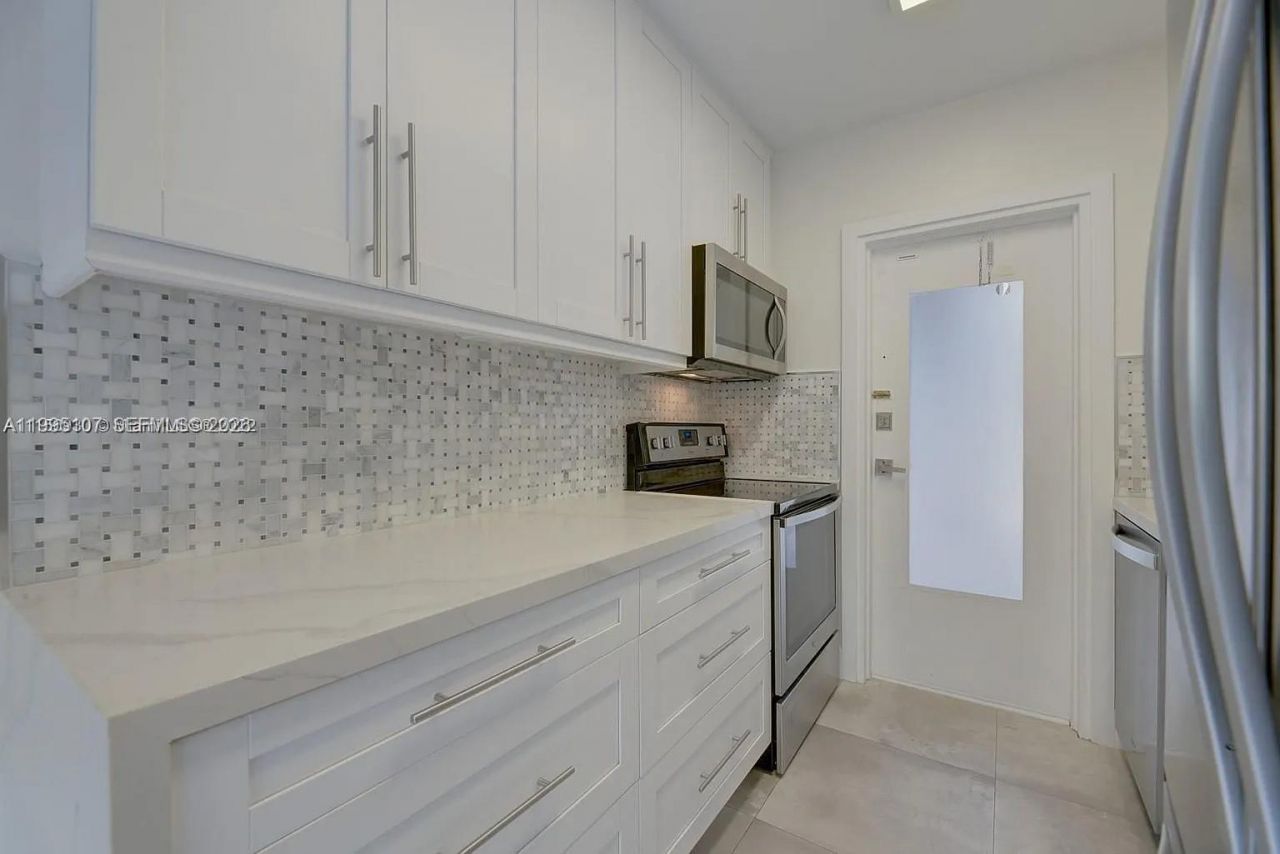 81 Edgewater Dr, Unit 104, Coral Gables, FL 33133 Photo