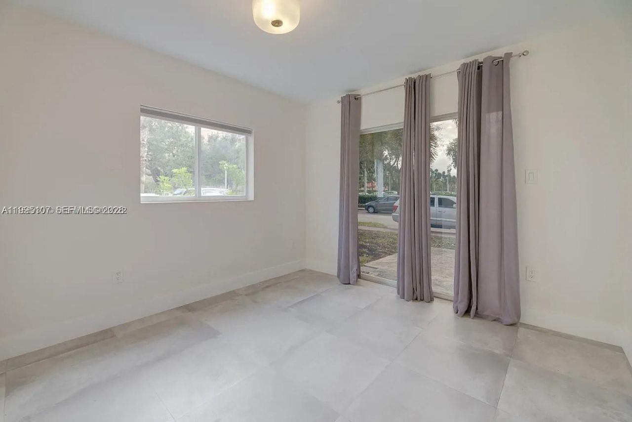 81 Edgewater Dr, Unit 104, Coral Gables, FL 33133 Photo