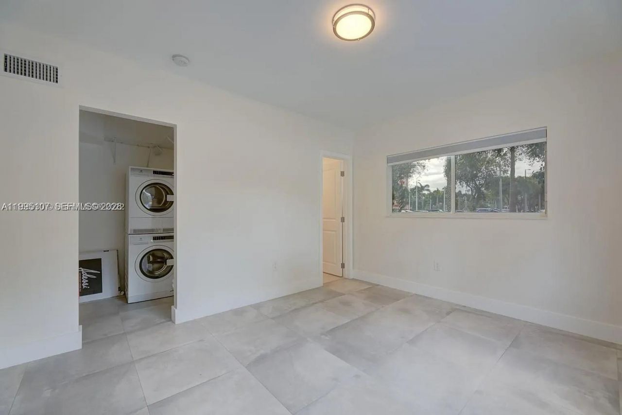 81 Edgewater Dr, Unit 104, Coral Gables, FL 33133 Photo