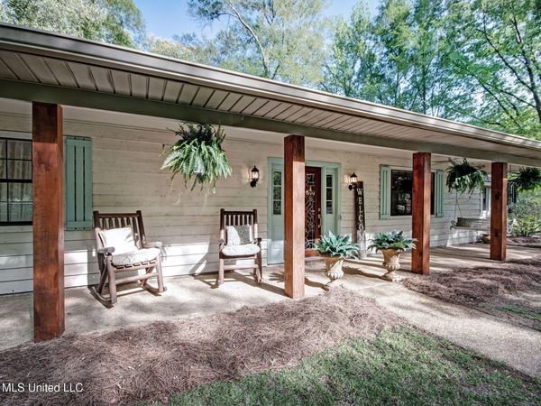 119 Tall Oaks Street, Clinton, MS 39056