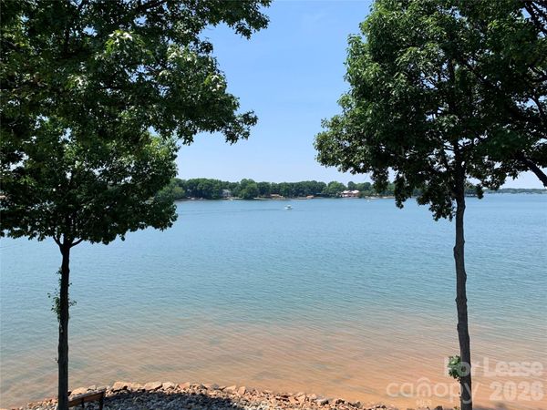 912 Southwest Drive , Davidson, NC 28036