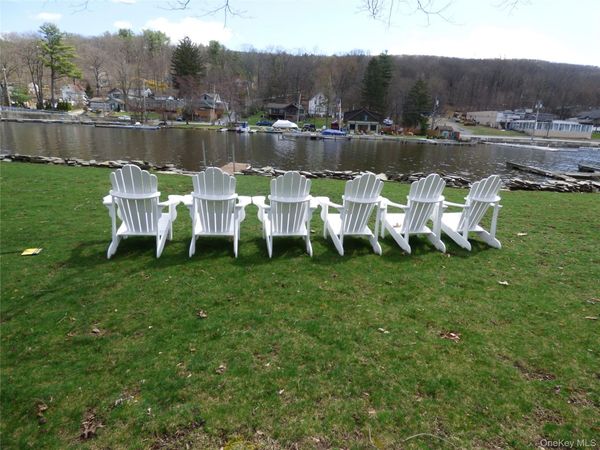 9 Fredericks Road, Greenwood Lake, NY 10925