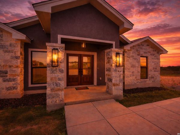 7319 Tiff Nicole Ln, Von Ormy, TX 78073