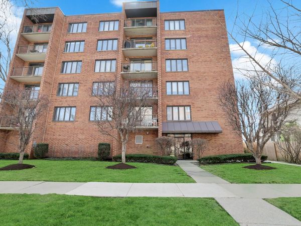 1389 Perry Street , Unit 203, Des Plaines, IL 60016