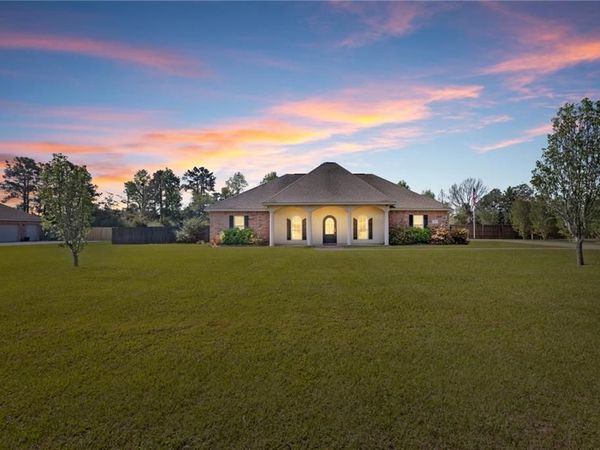 126 EAGLE POINT Road, Leesville, LA 71446