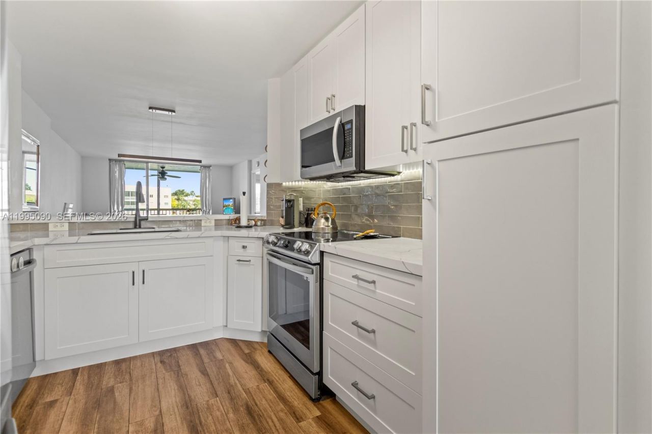 7676 Trent Dr , Unit 308, Tamarac, FL 33321 Photo