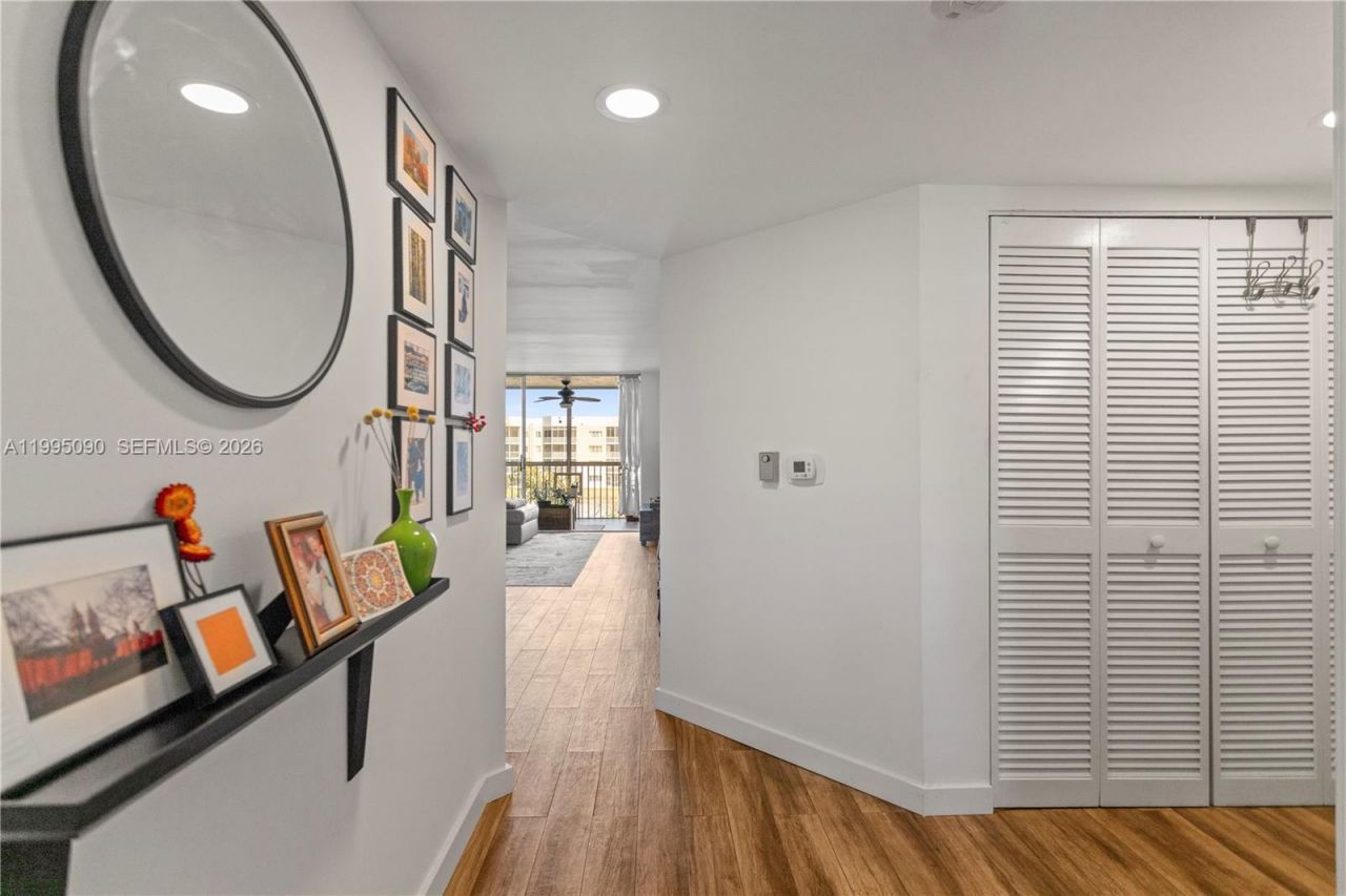 7676 Trent Dr , Unit 308, Tamarac, FL 33321 Photo