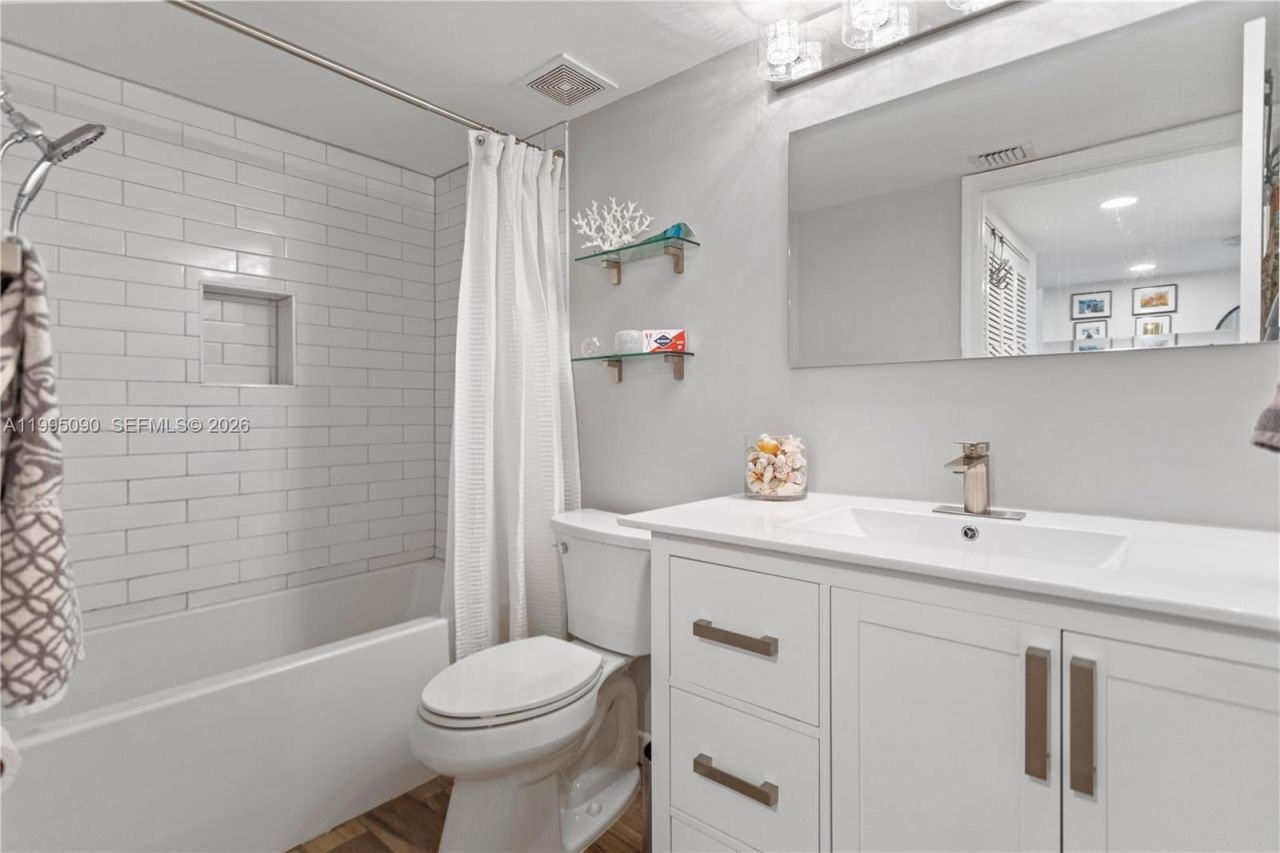 7676 Trent Dr , Unit 308, Tamarac, FL 33321 Photo