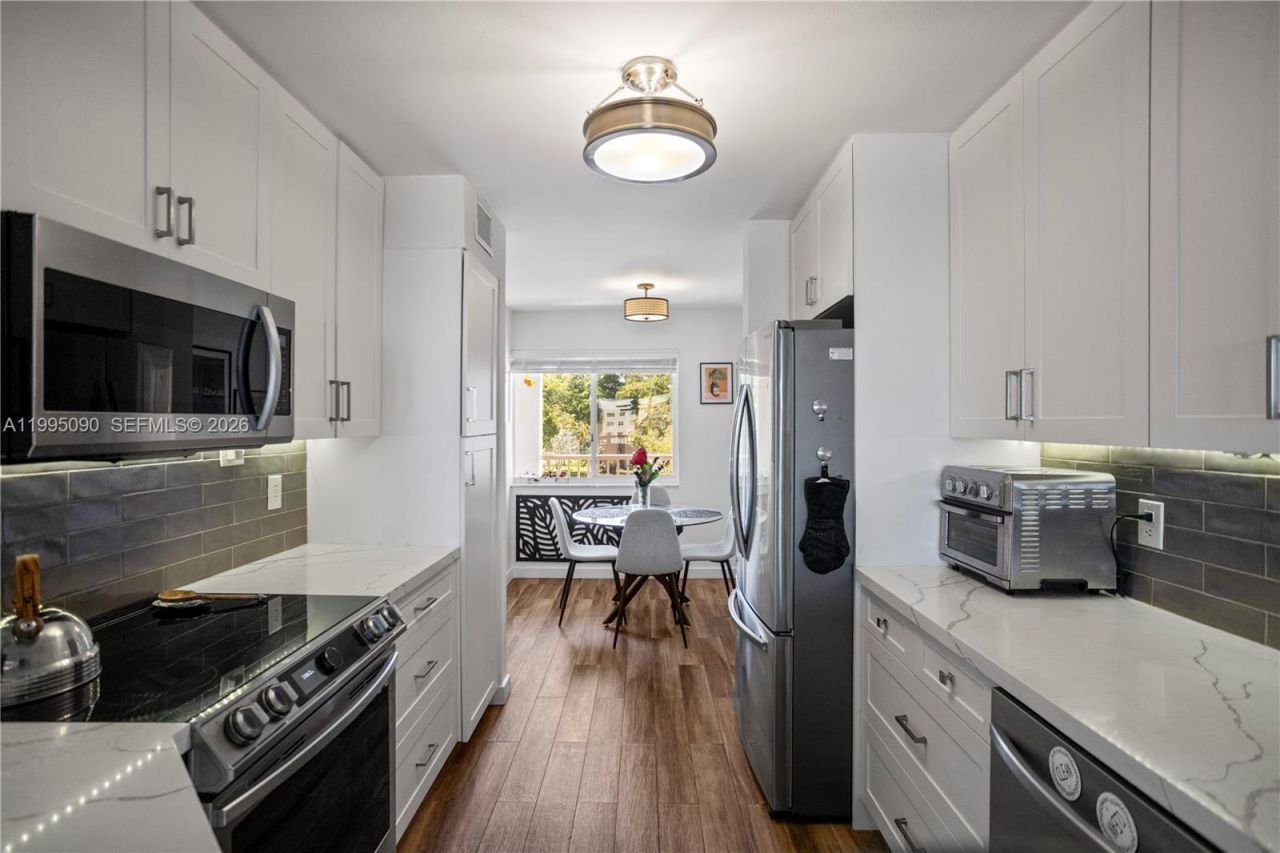 7676 Trent Dr , Unit 308, Tamarac, FL 33321 Photo