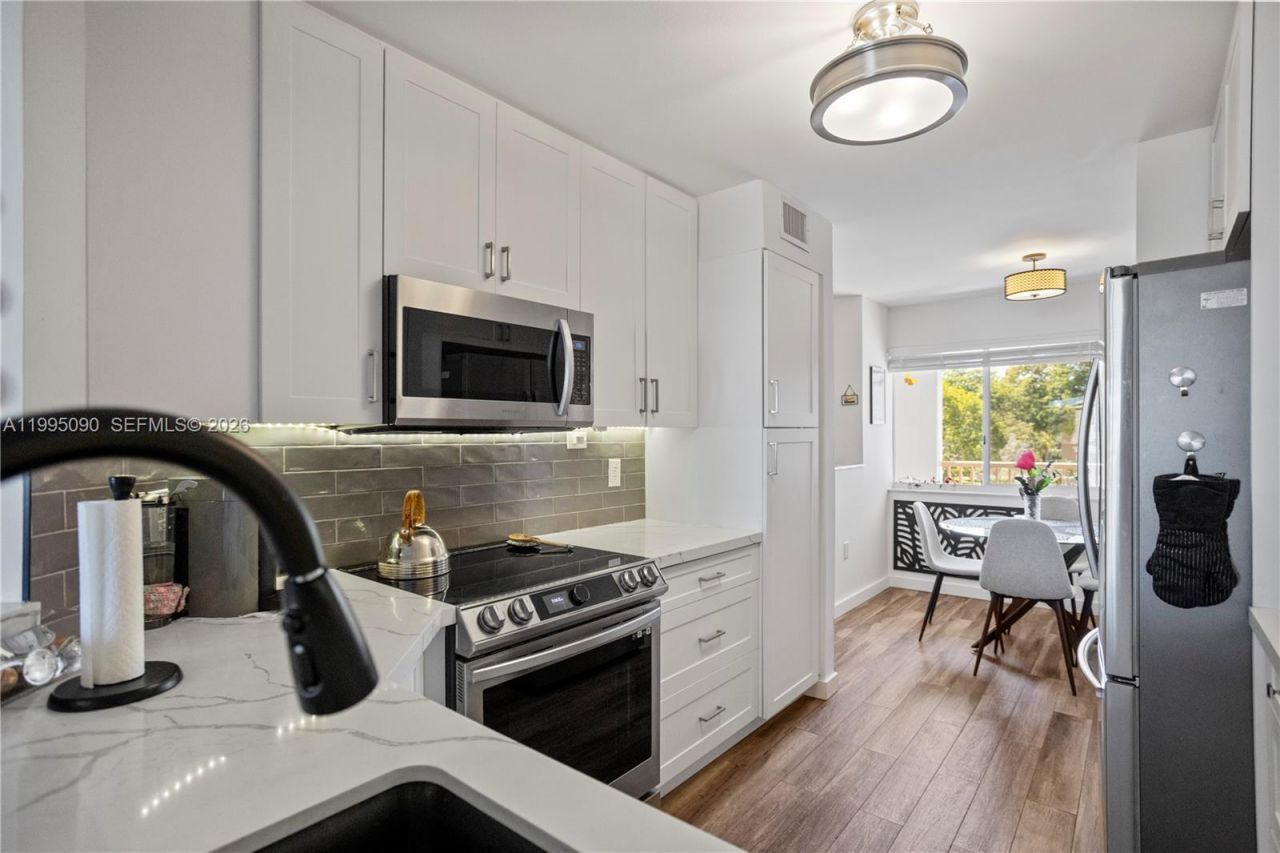 7676 Trent Dr , Unit 308, Tamarac, FL 33321 Photo