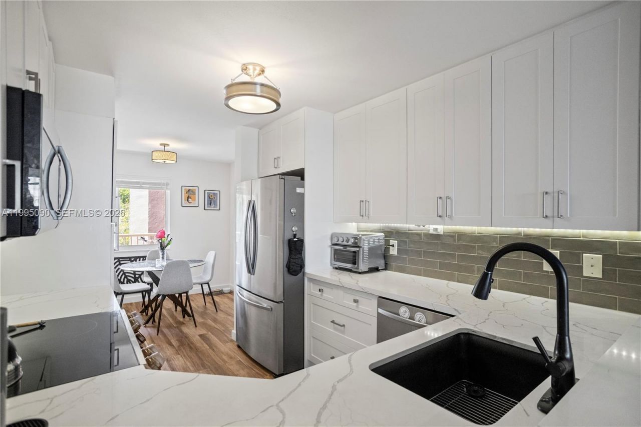 7676 Trent Dr , Unit 308, Tamarac, FL 33321 Photo