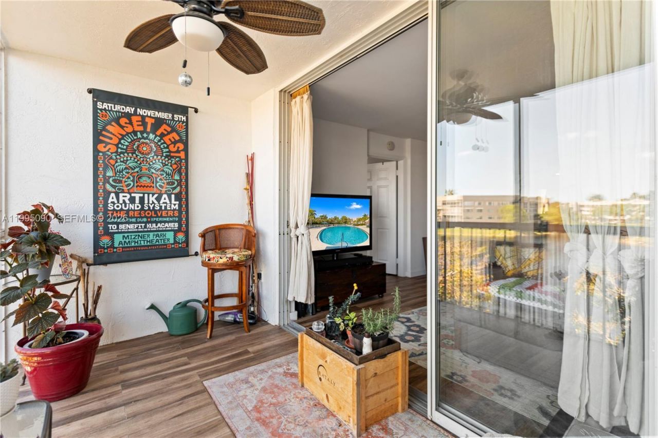 7676 Trent Dr , Unit 308, Tamarac, FL 33321 Photo